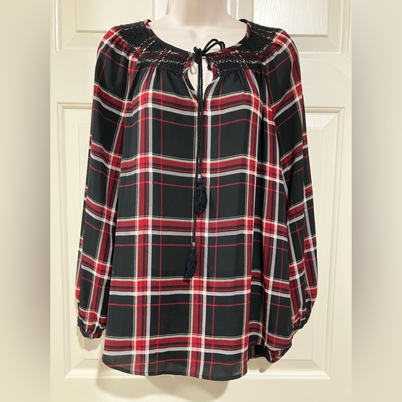 Ruffhewn Tops - Ruffhewn Woman size small pullover style long sleeve blouse